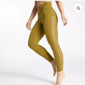 NWT Women’s CALIA Inspire Crochet 7/8 Leggings in  Olive Bronze Size Small